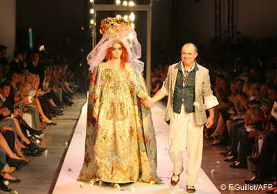 Don de robes Christian Lacroix au Musée des Arts Décoratifs