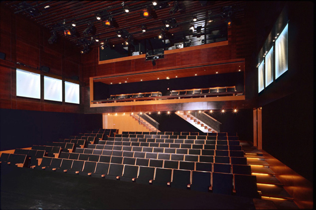 03Auditorium_Vue_sur_la_regie location Musee Dapper