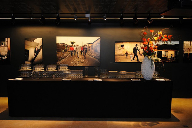 04Exposition_Hommes_Salle1_buffet1 location Musee Dapper