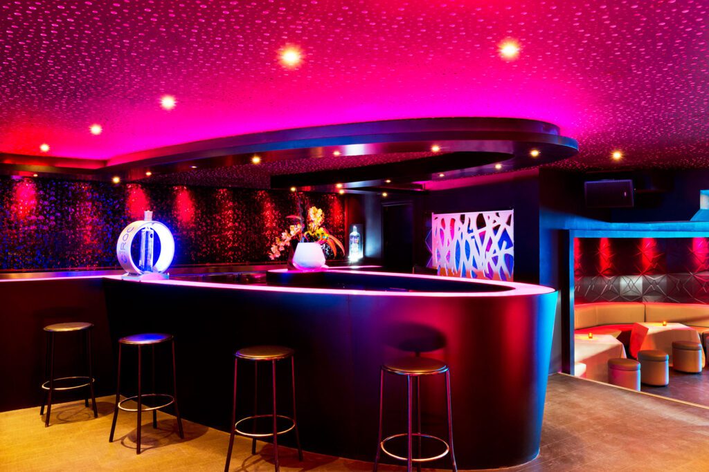 Privatisation/Location, Duplex, Paris 16e