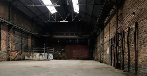 Hangar industriel désaffecté