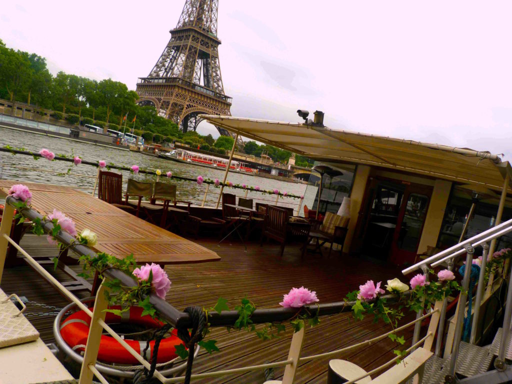 péniche navigante tour eiffel