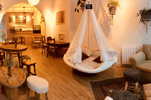 café