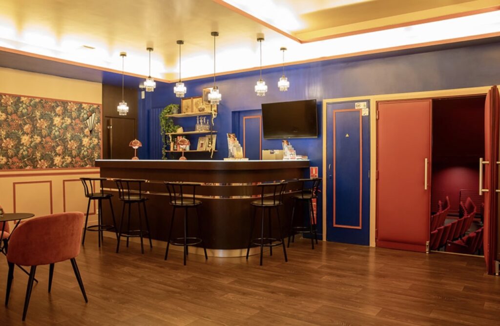 Bar