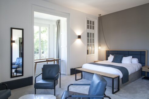 Privatisation Claire Fontaine