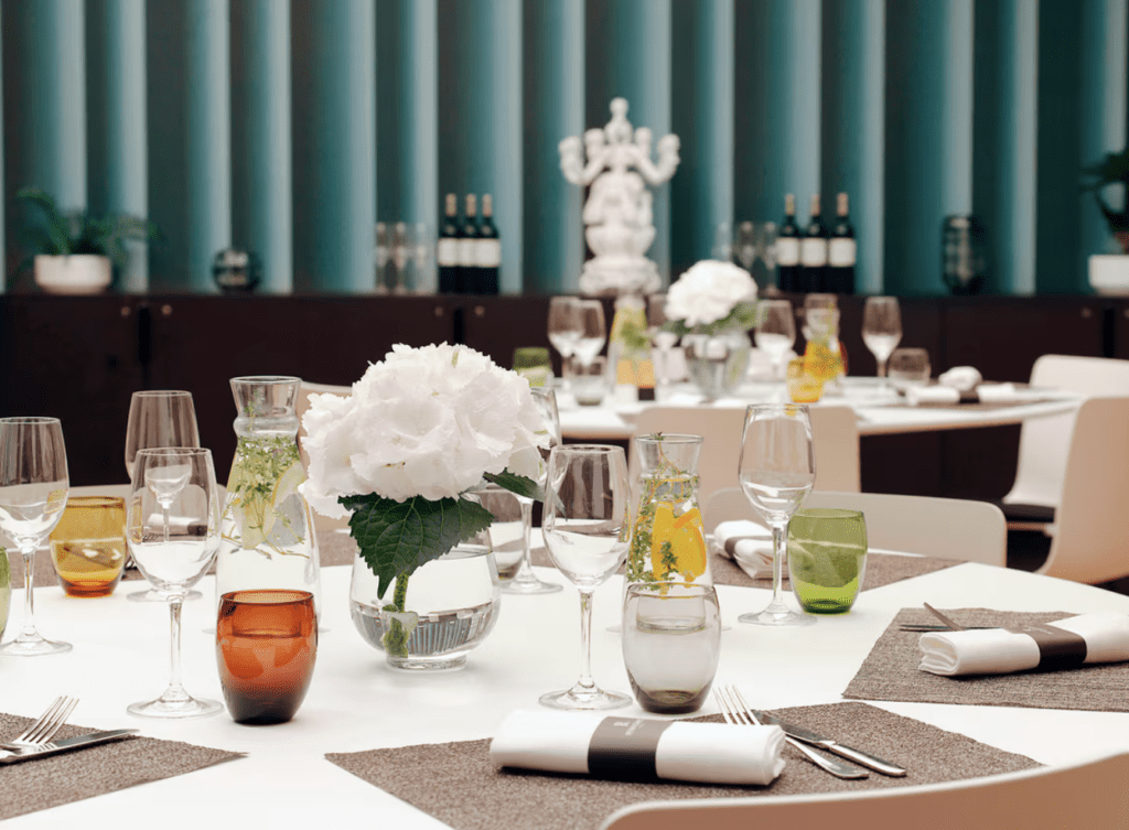 renaissance Paris Nobel Tour Eiffel Hôtel