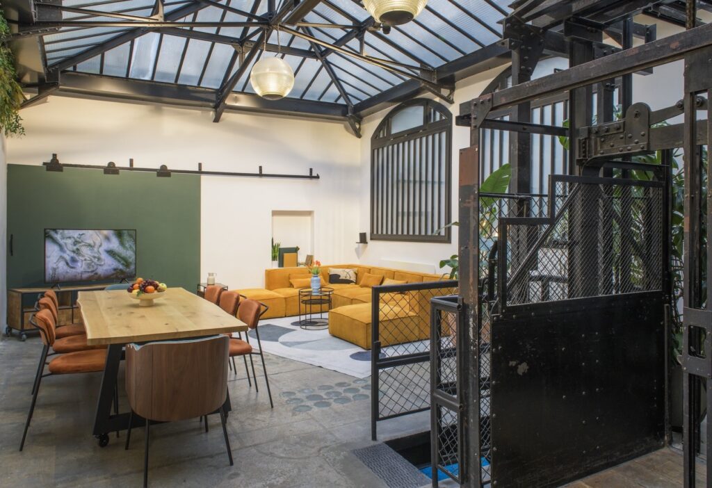 Loft L'Usine Paris 11e verrière industrielle