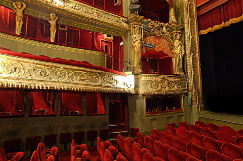 salle theatre gymnase